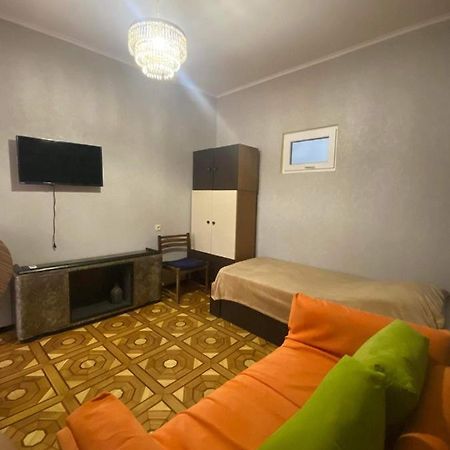 Дом 8 Daire Tiflis Dış mekan fotoğraf